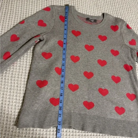 Marled Gray Sweater with Pink Heart Pattern - Picture 3 of 9
